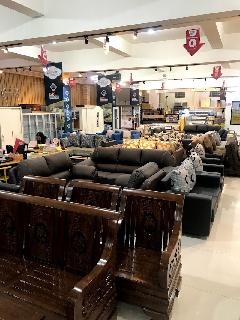Mall Baru vs Tradisi Parcel Lebaran: Siapa yang Akan Menang di Cilacap?